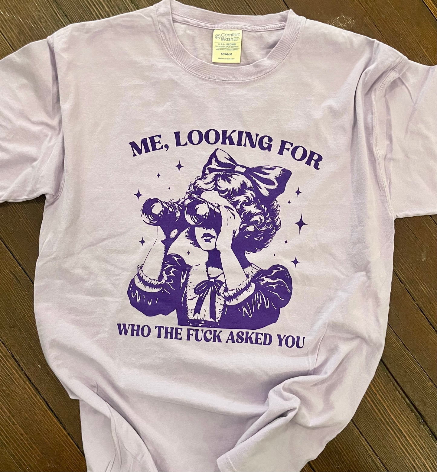 "Me Looking For" Graphic Tee