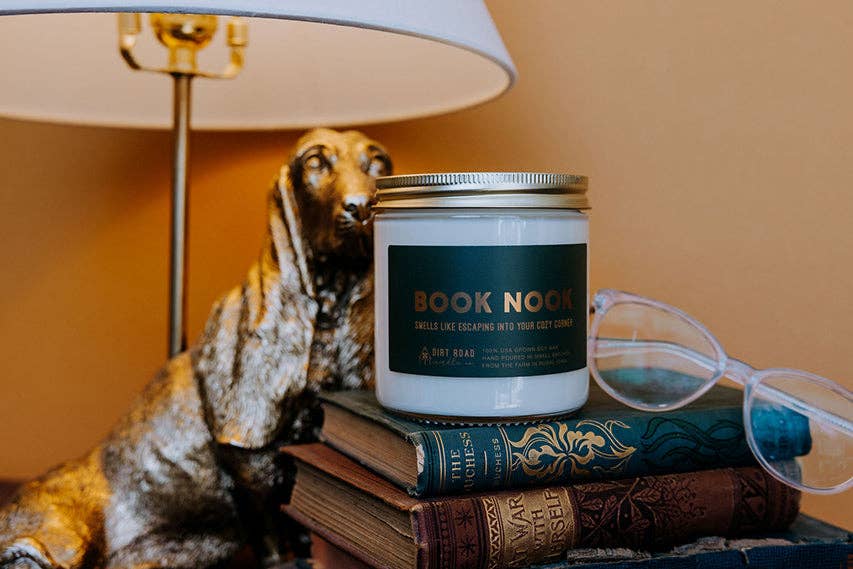 Book Nook Candle: 8 oz Candle