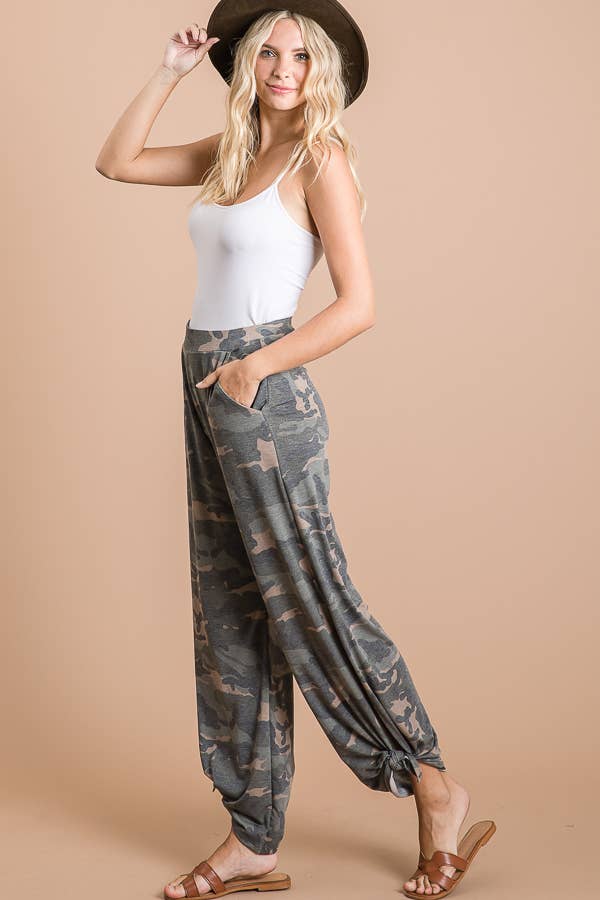 Camo Print Split Side Ankle Tie Women's Pant