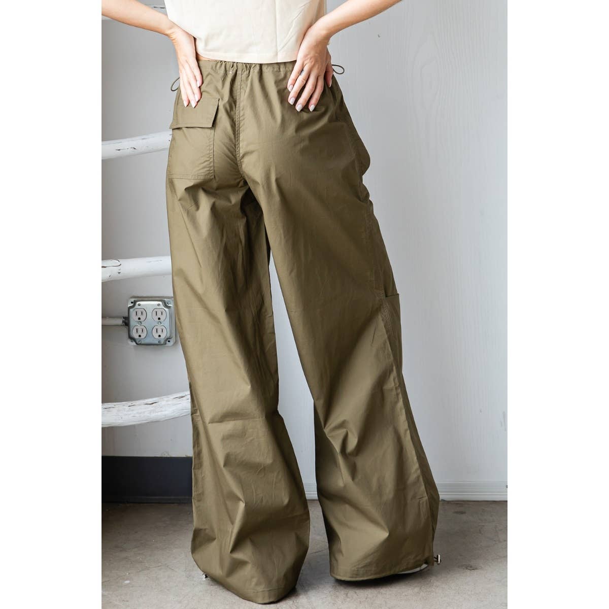 Wide Fit Drawstring Parachute Pants: Olive