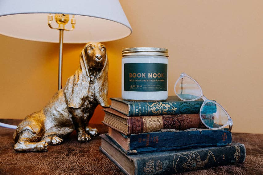 Book Nook Candle: 8 oz Candle