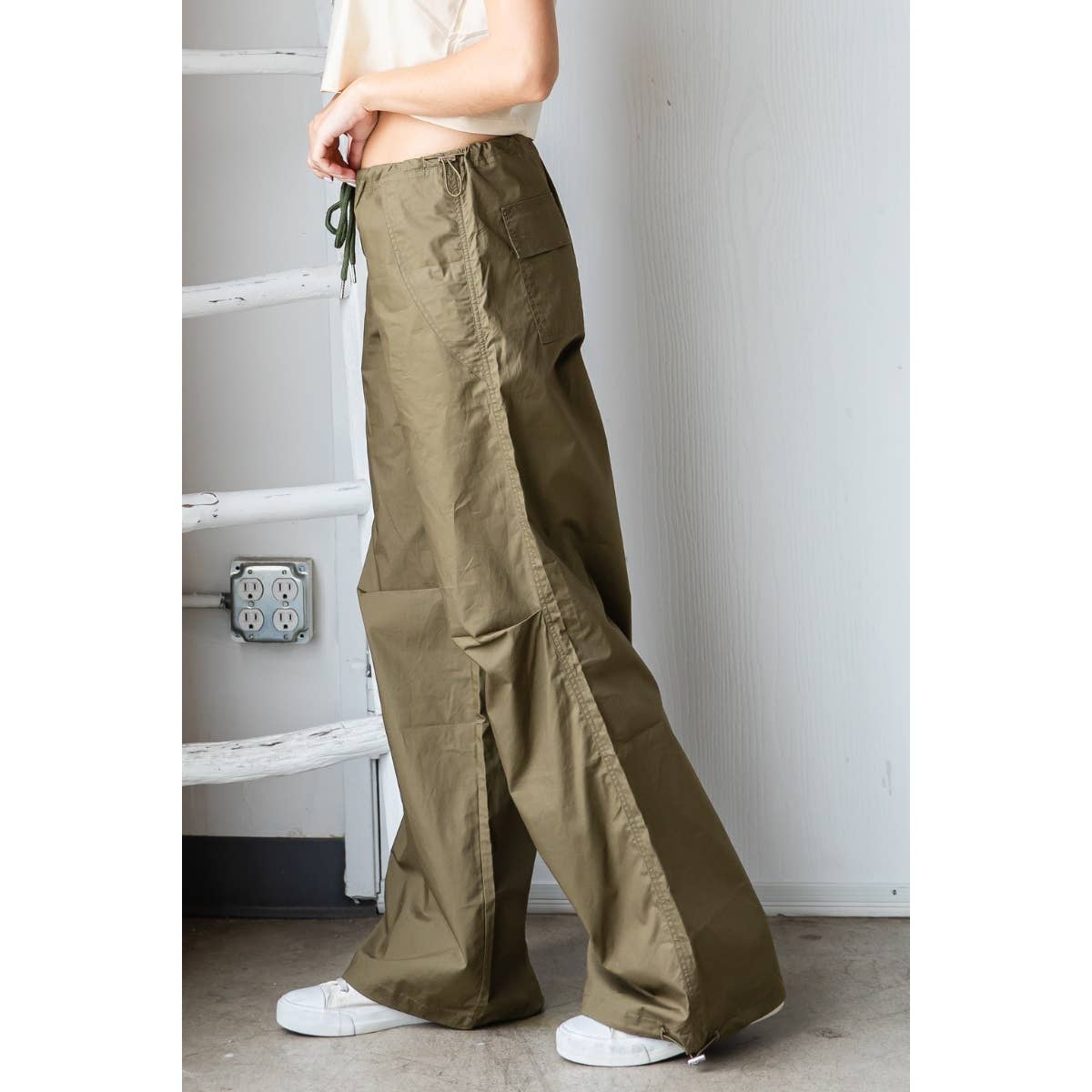 Wide Fit Drawstring Parachute Pants: Olive