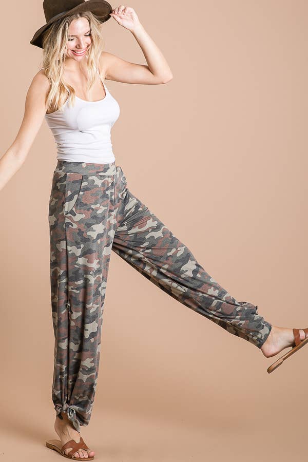 Camo Print Split Side Ankle Tie Women's Pant