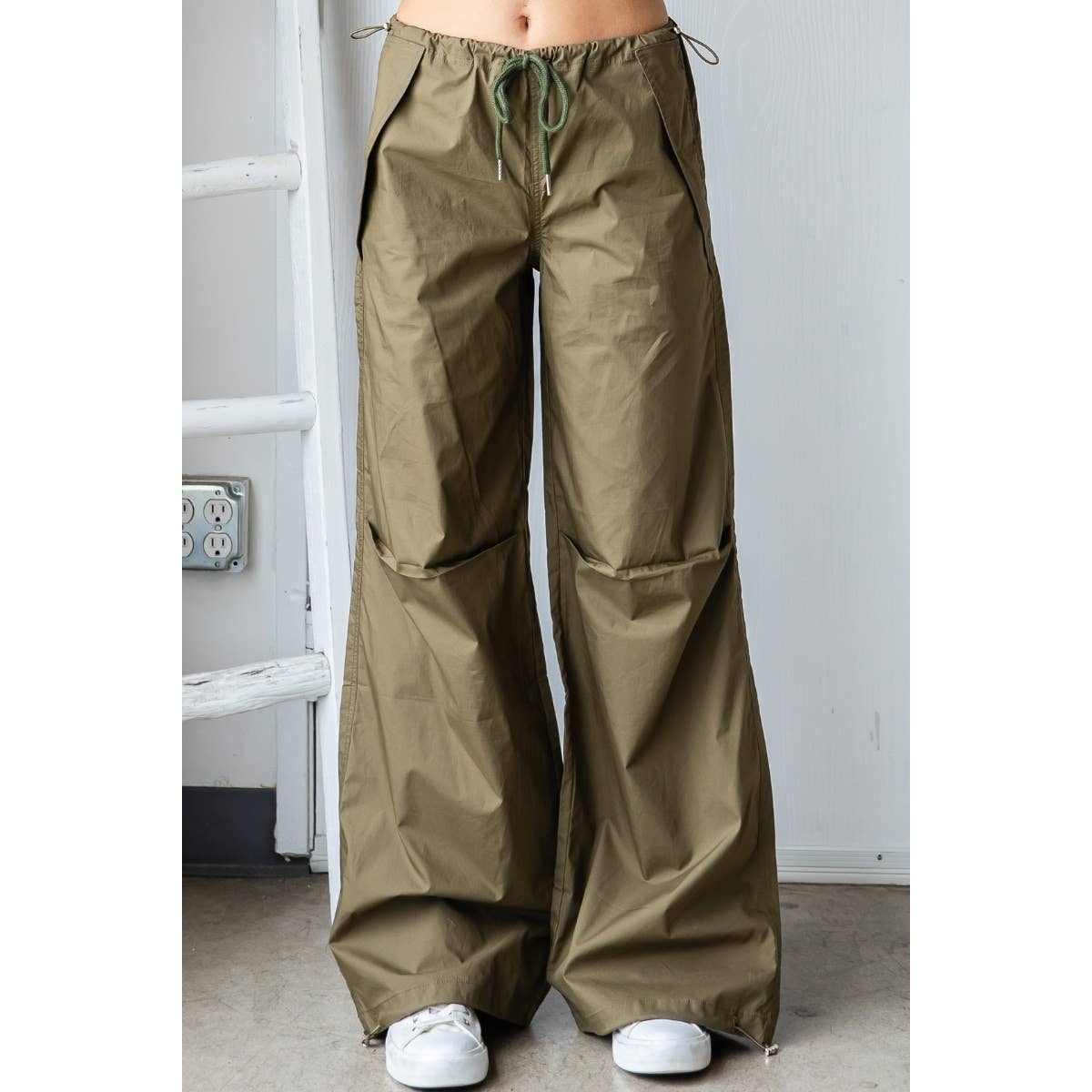 Wide Fit Drawstring Parachute Pants: Olive
